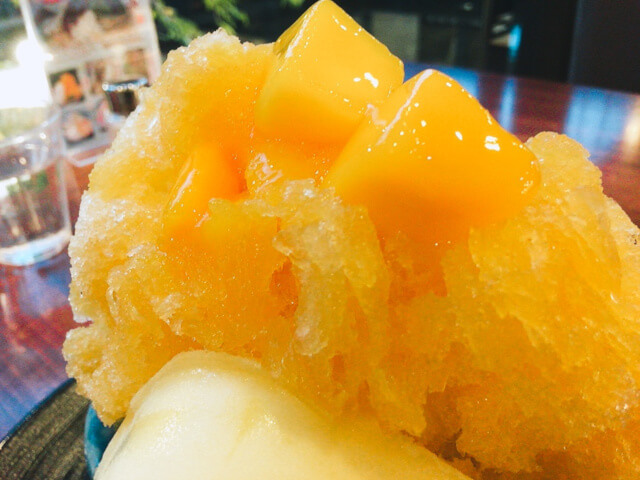 マンゴーの果肉たっぷりかき氷